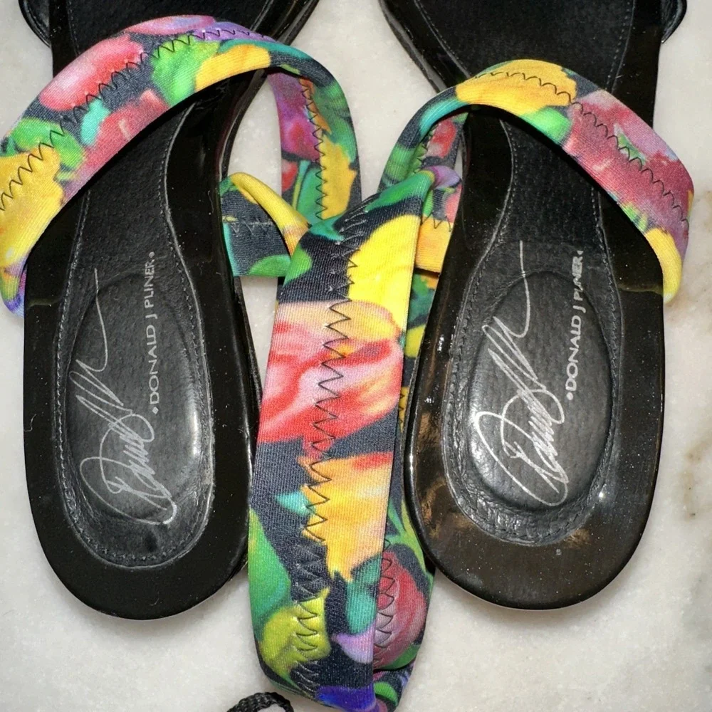 Donald J. Pliner floral slip
